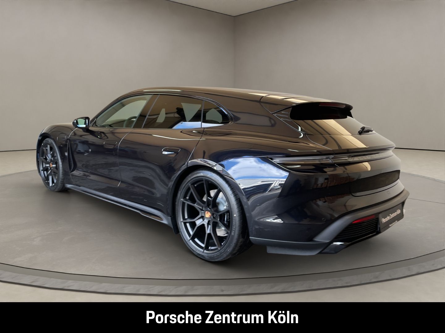Porsche Taycan GTS Sport Turismo HA-Lenkung InnoDrive