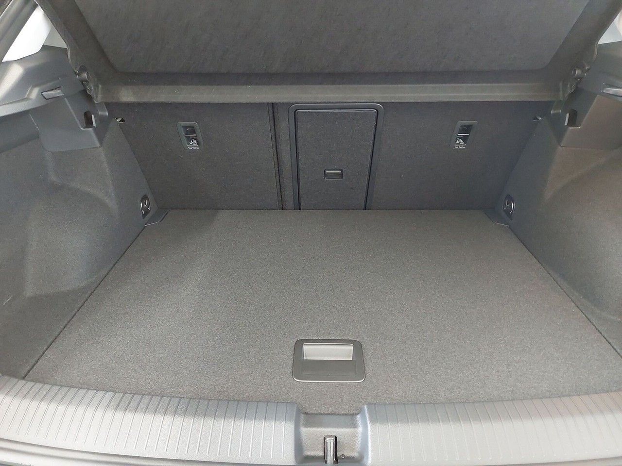 Volkswagen T-Roc 2.0 TDI Style - Samsaru's Car Outlet