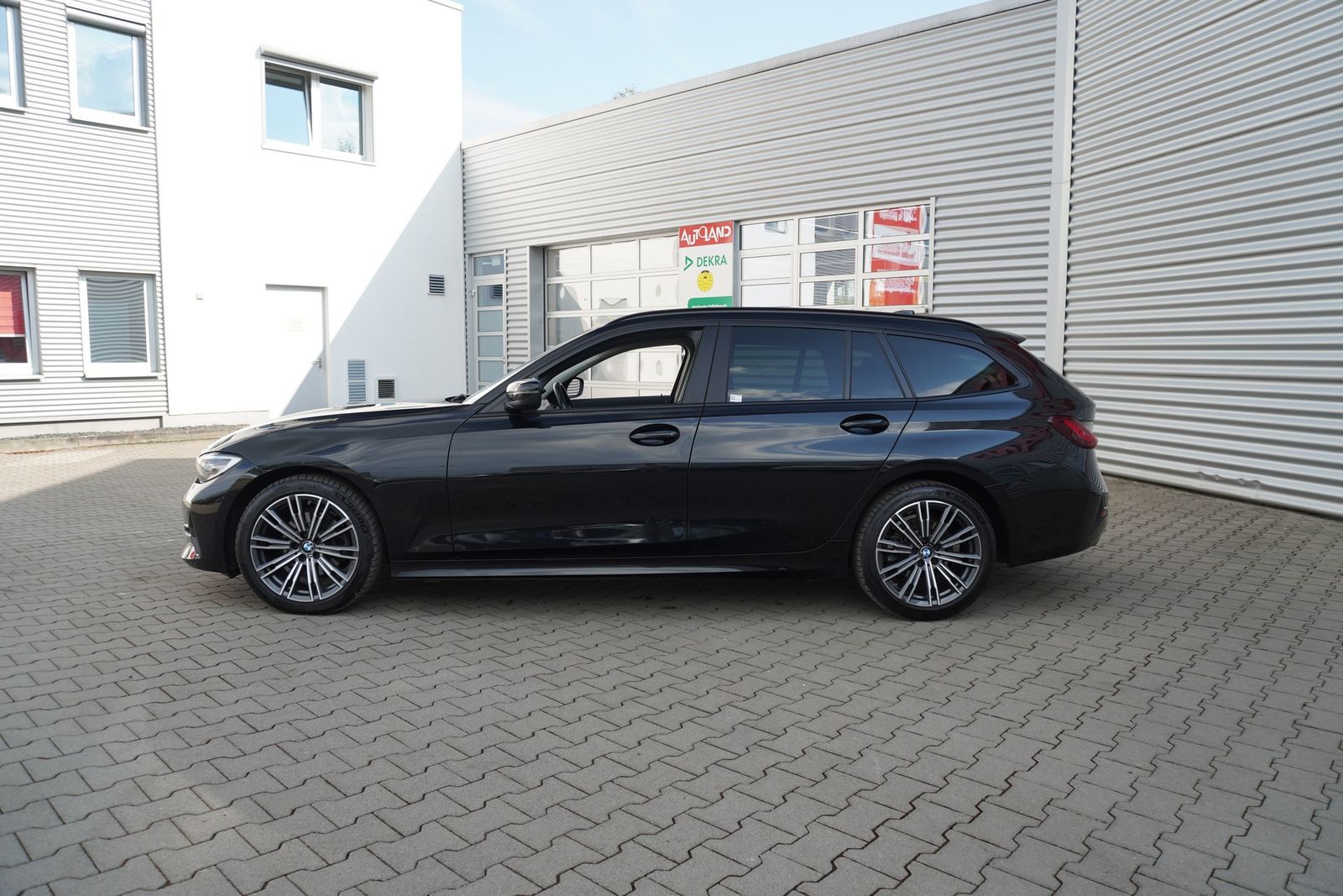 BMW 320d Touring Aut. - Samsaru's Car Outlet