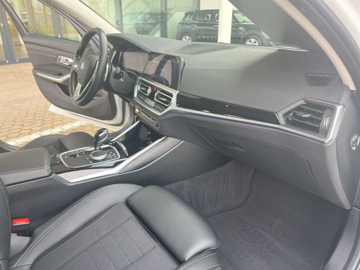 BMW 320 d Sport Line xDrive Limousine/Panodach/Navi