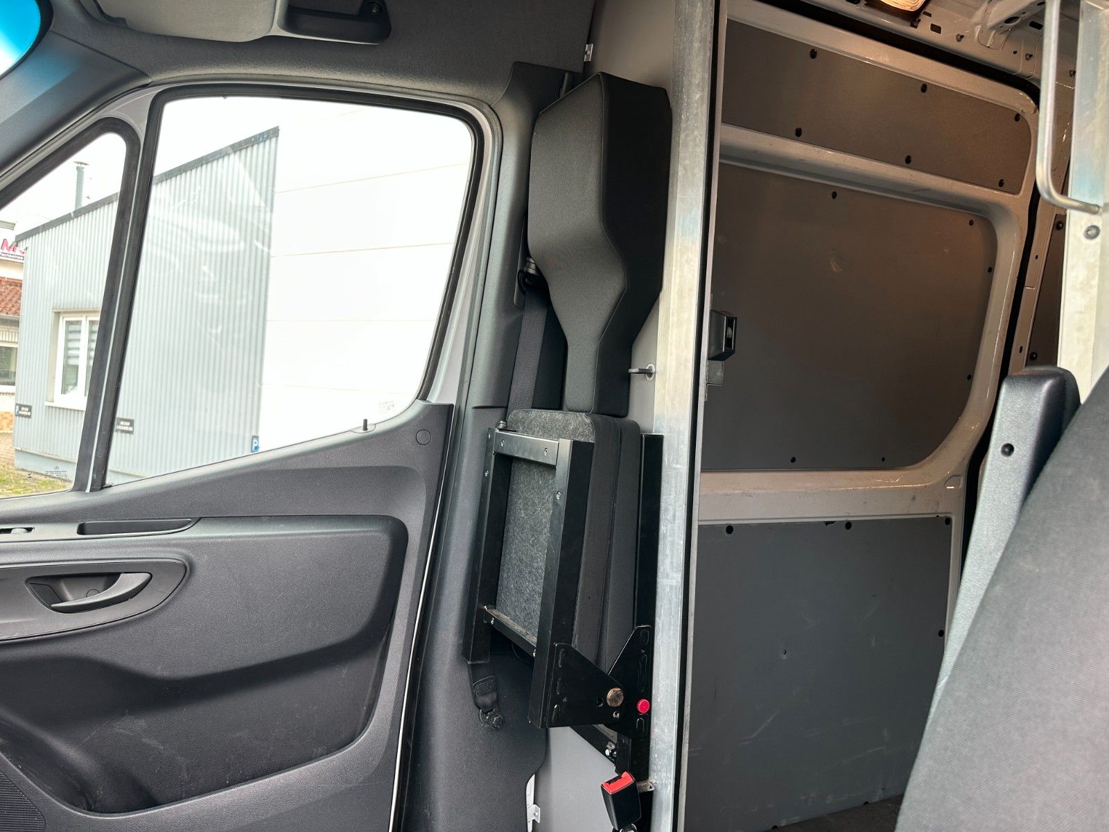Mercedes-Benz eSprinter III - Samsaru's Car Outlet