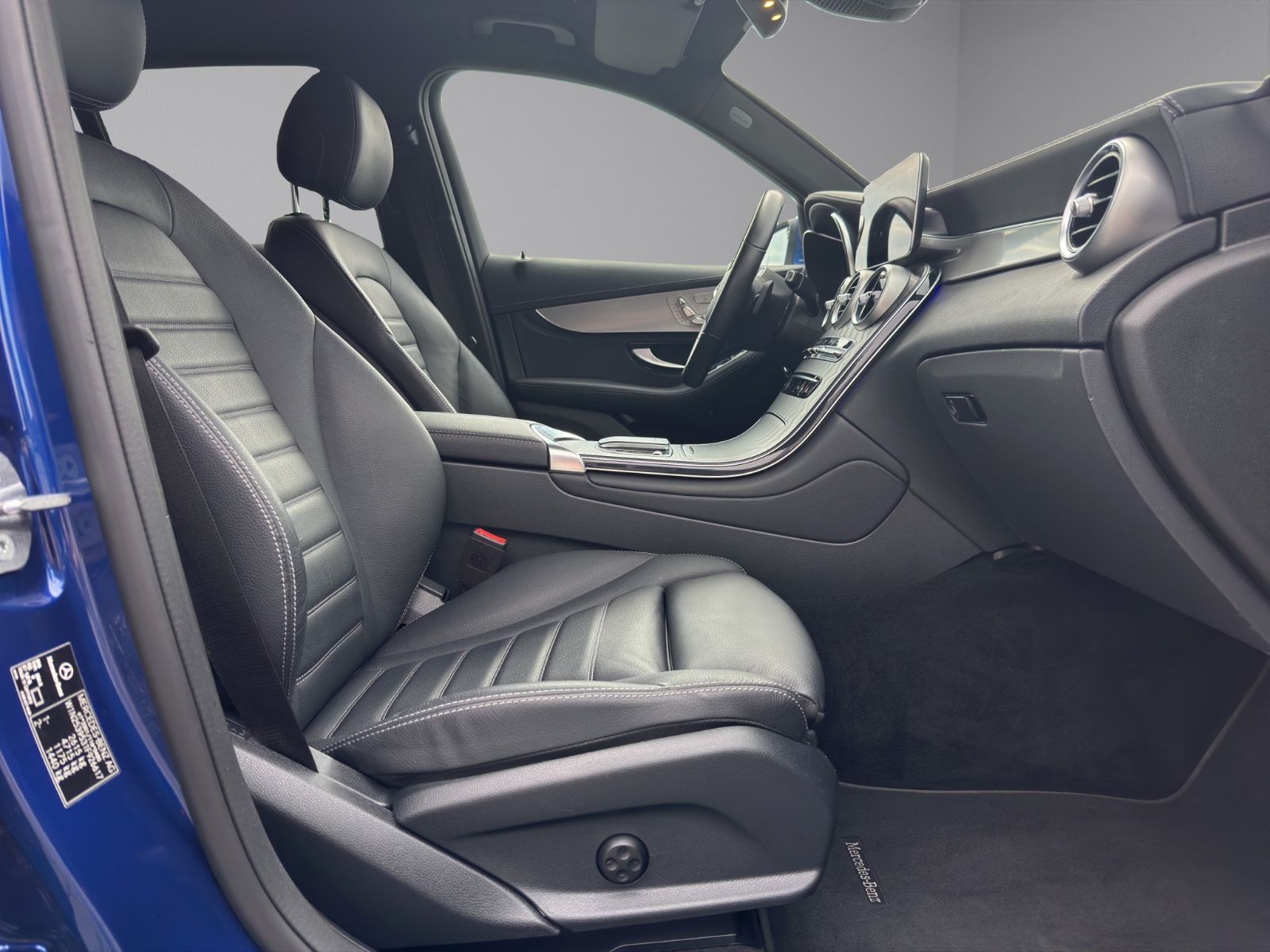 Mercedes-Benz GLC 300 e 4MATIC - Samsaru's Car Outlet