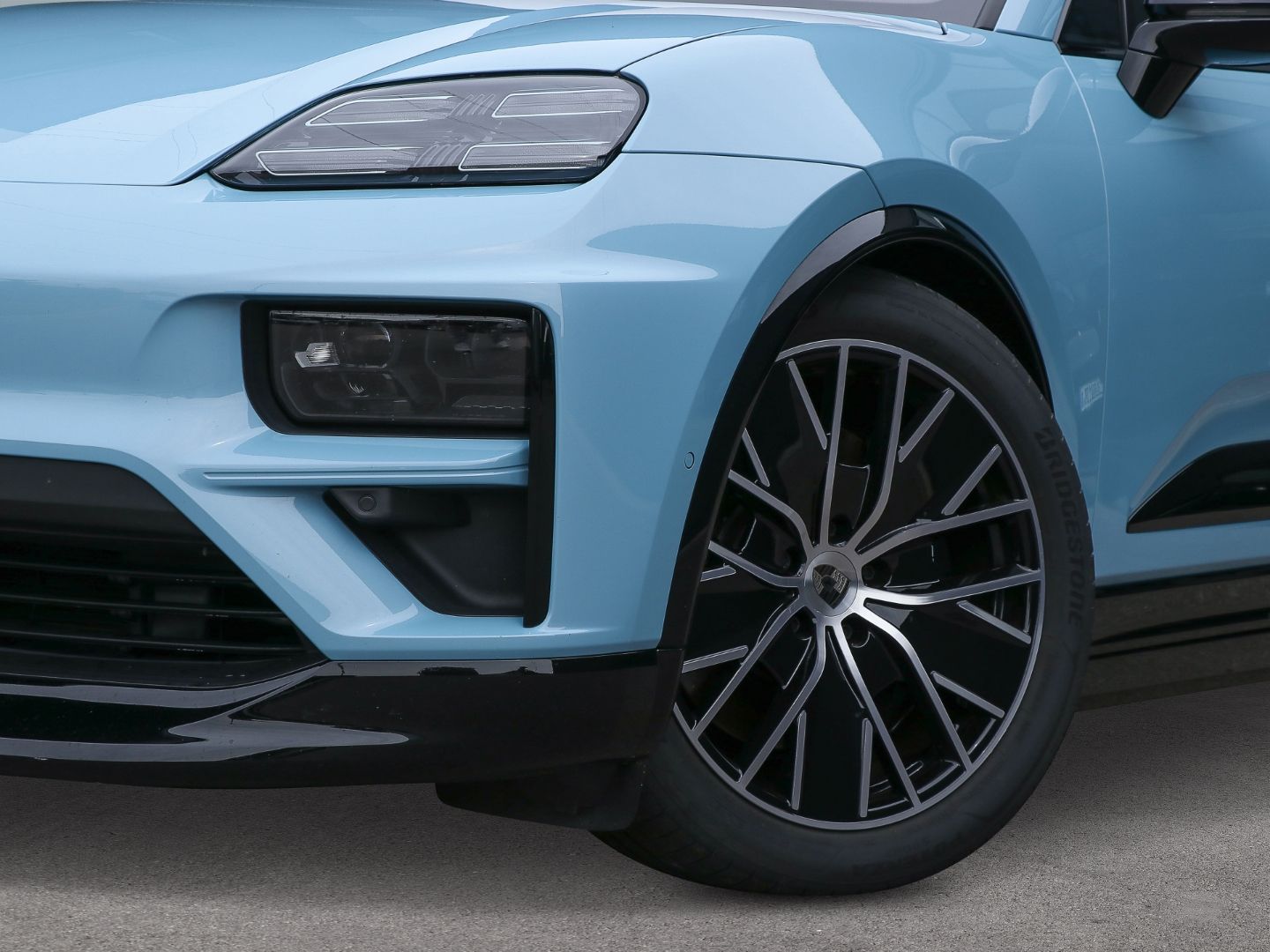 Porsche Macan Turbo InnoDrive HA-Lenkung Surround View