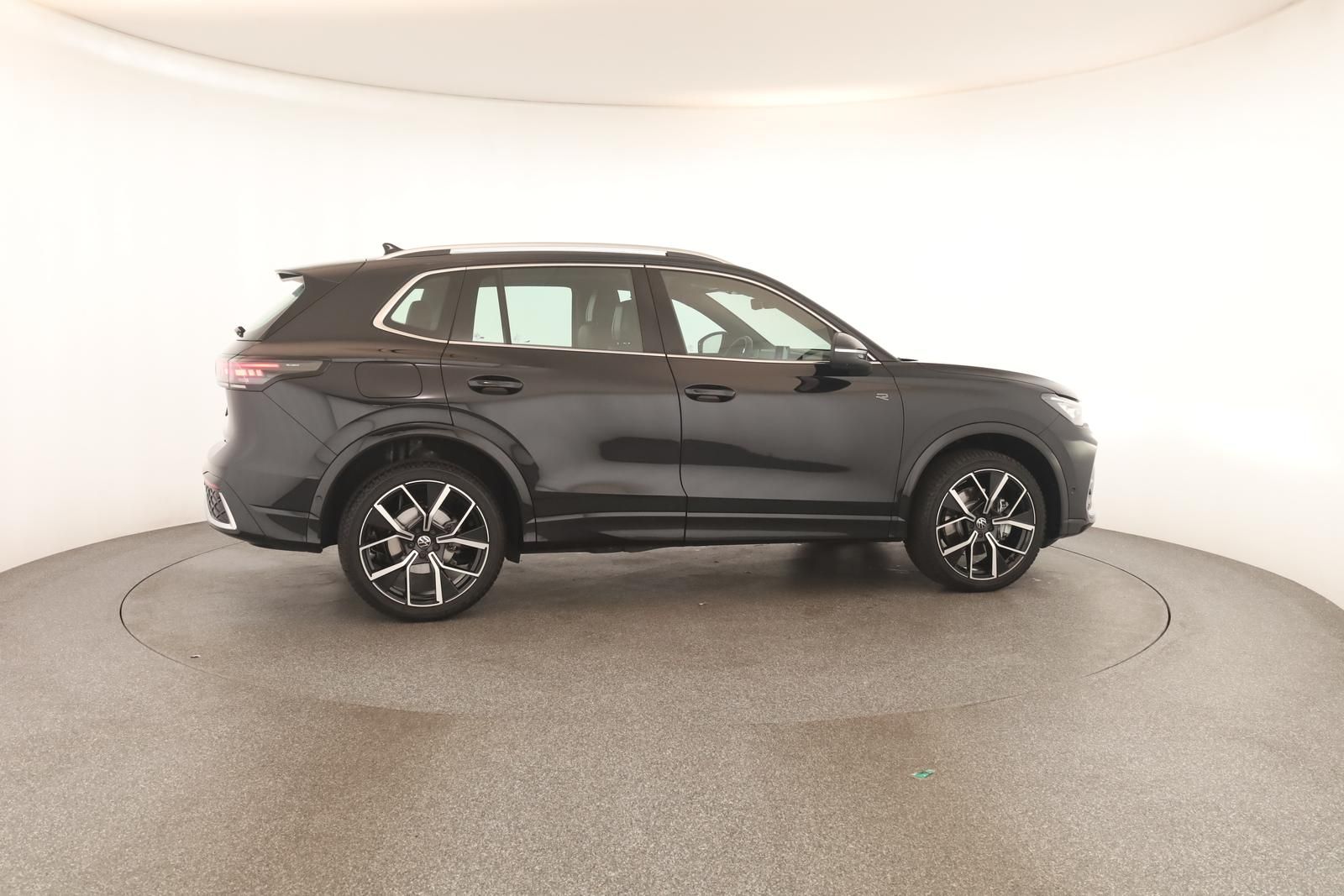 Volkswagen Tiguan 2.0 TDI 4M DSG R-Line Leder Pano Navi 360