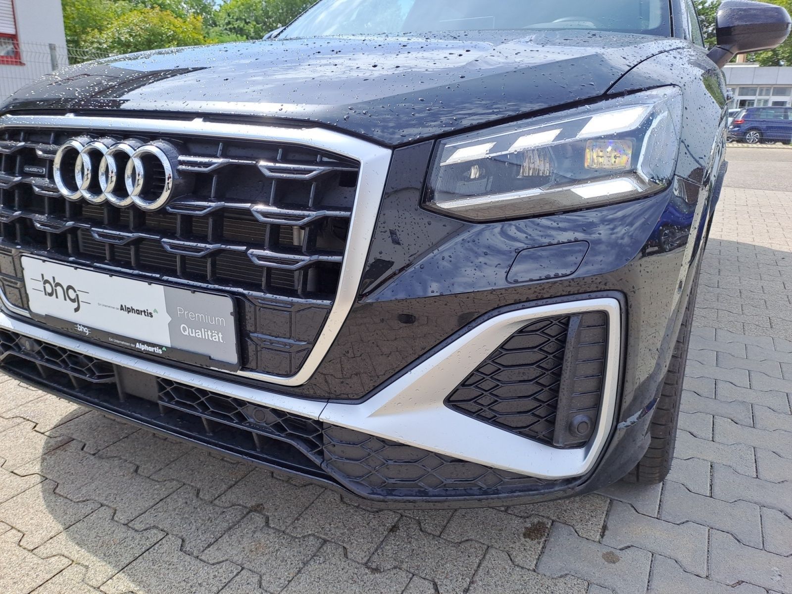 Audi Q2 S line 40 TFSI quattro *LED*AHK*PANO*