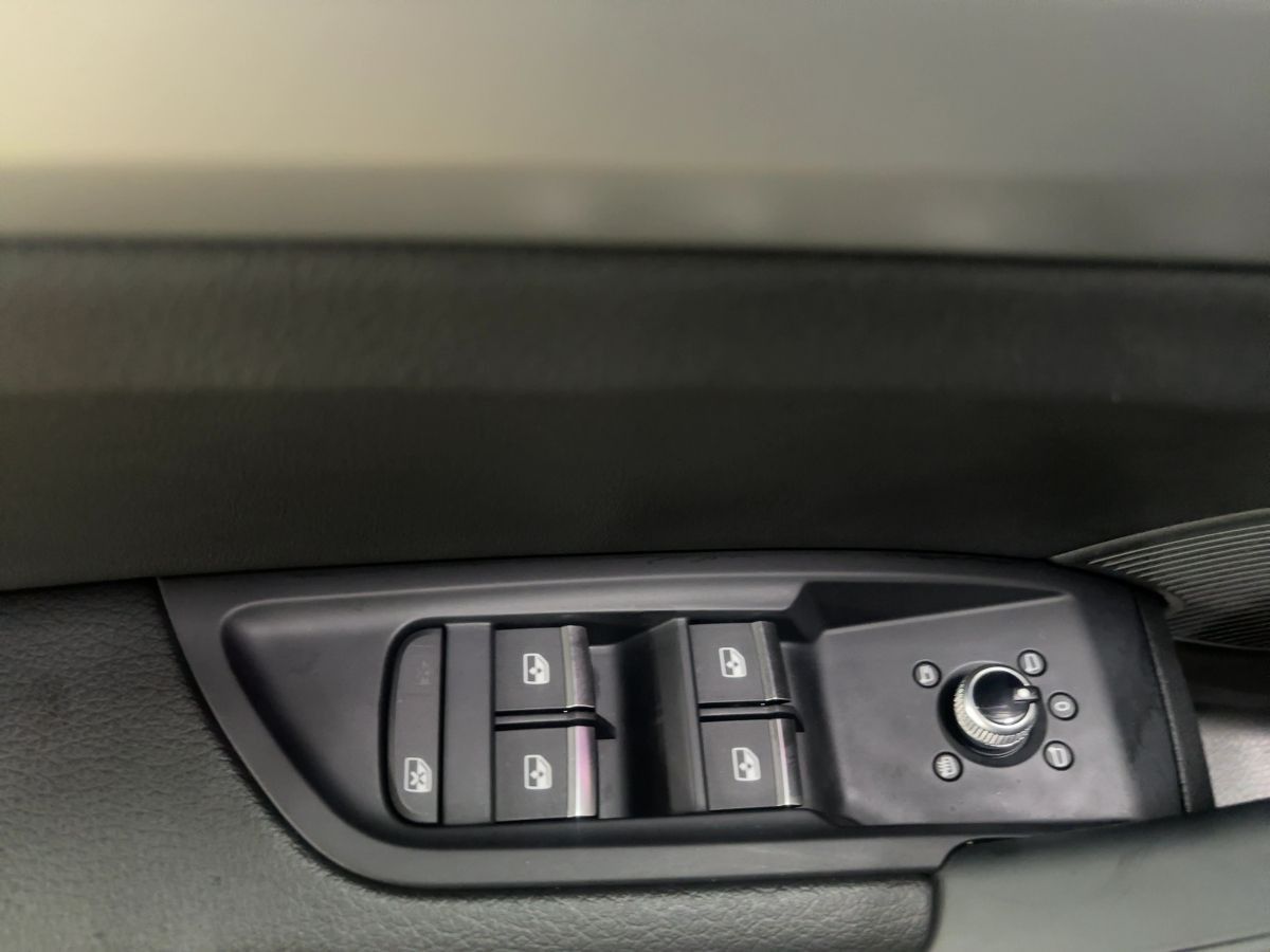 Audi Q5 2.0TFSIe S line quattro S tronic|LUFT|AHK|HUD