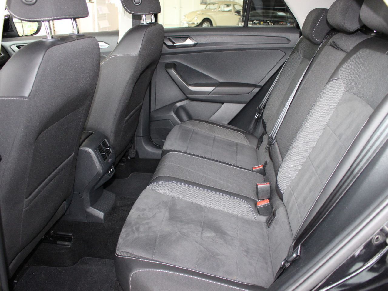 Volkswagen T-Roc 1.5 TSI ACT Style DSG - Samsaru's Car Outlet
