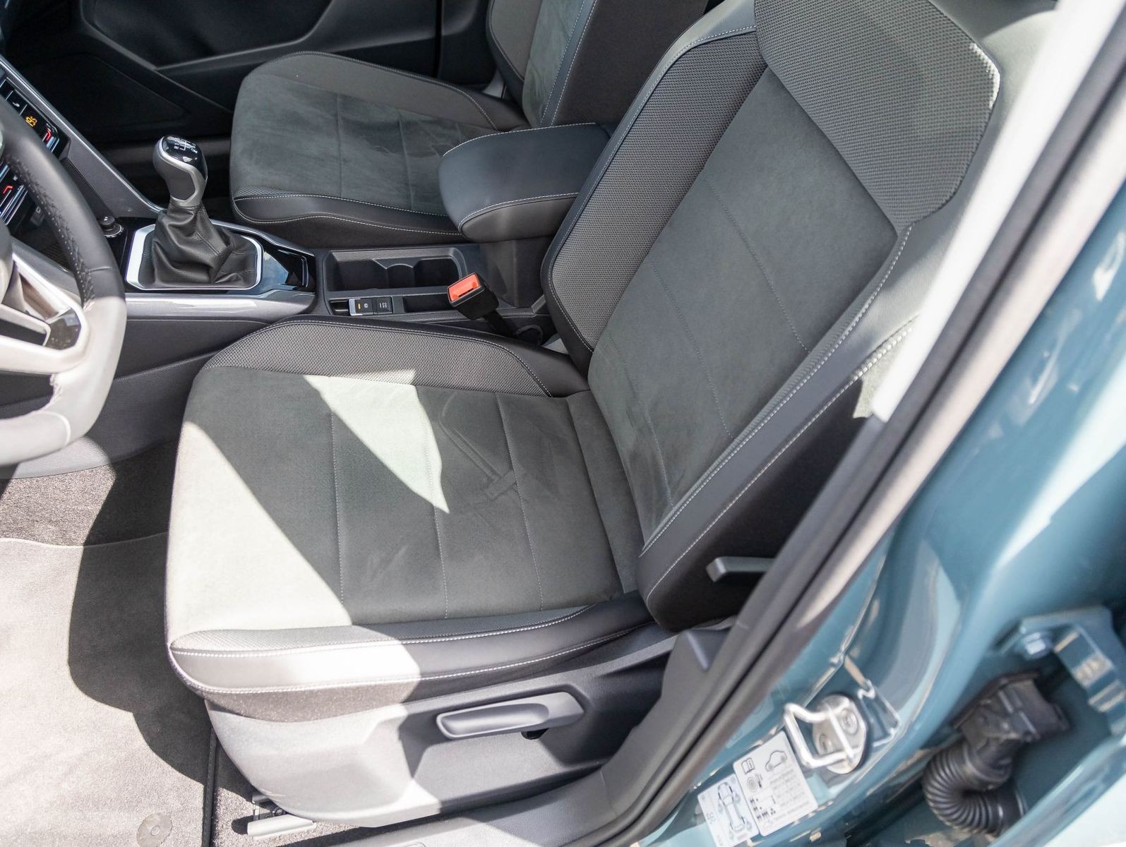 Volkswagen T-ROC 1.0 TSI Style - Samsaru's Car Outlet