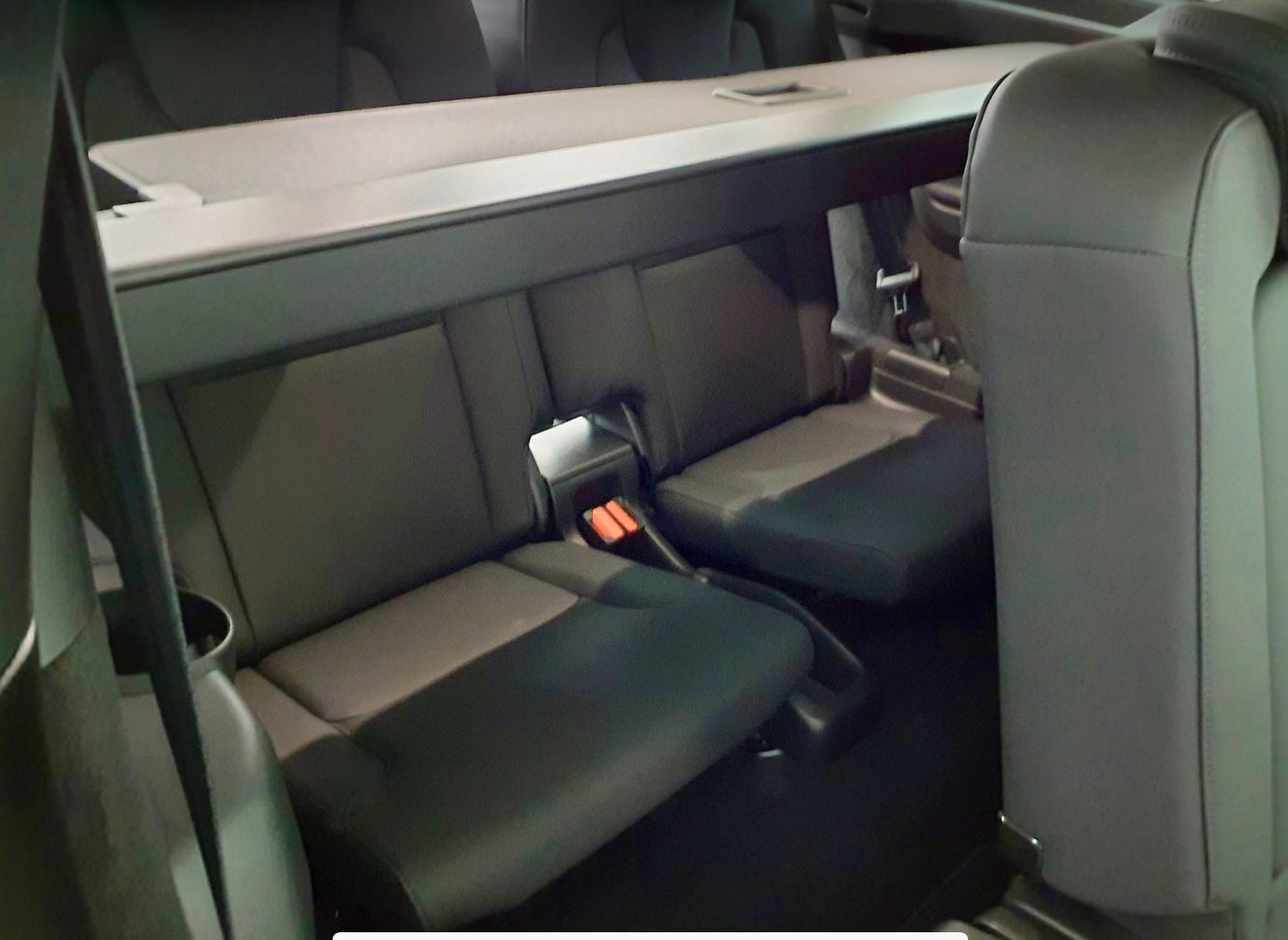 Volvo XC 90 Core AWD - Samsaru's Car Outlet