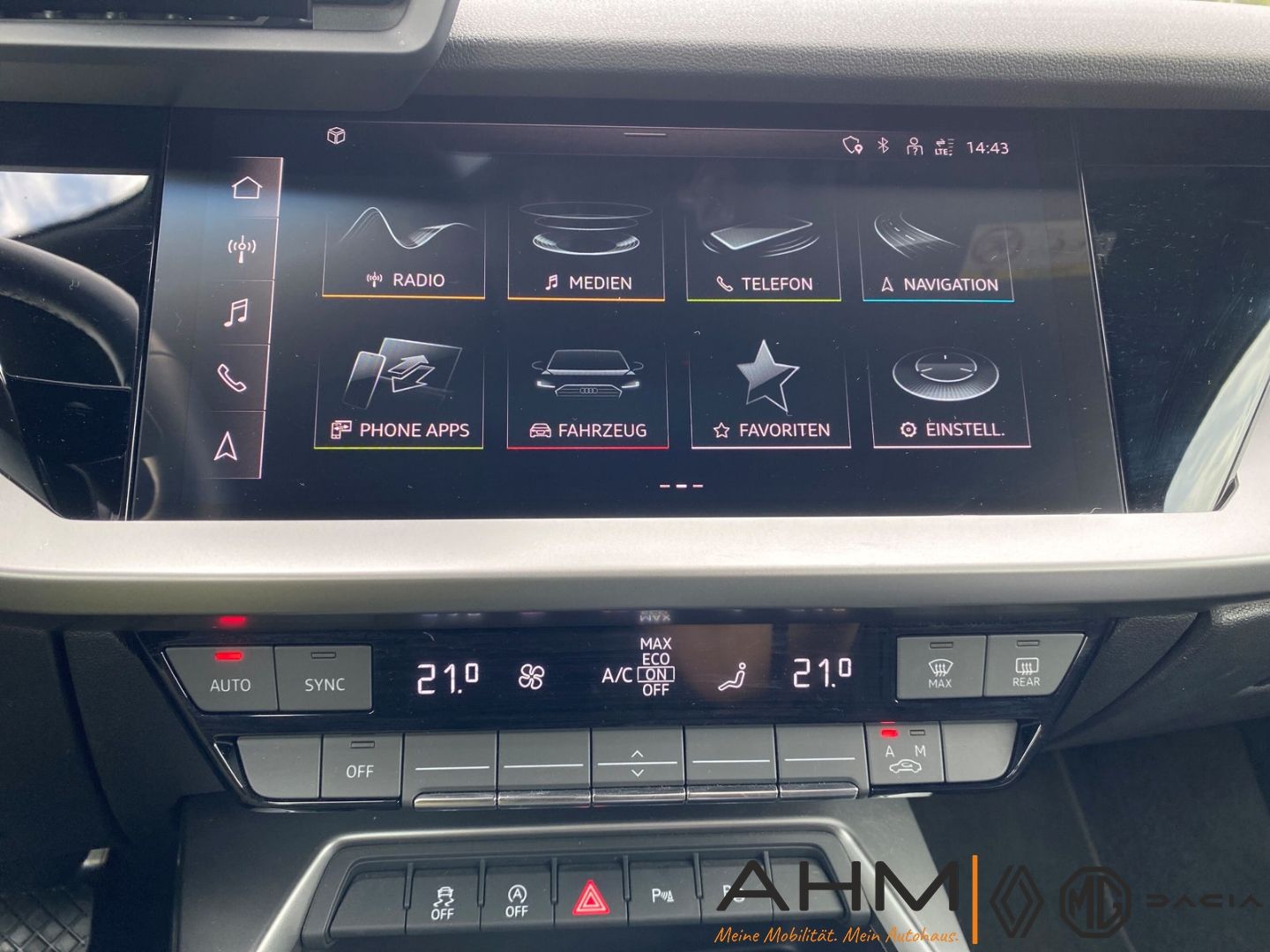 Audi A3 Sportback 30 TFSI advanced - Samsaru's Car Outlet
