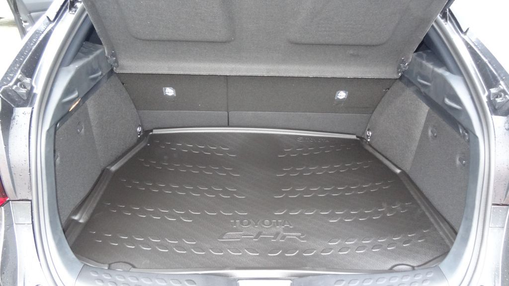 Toyota C-HR 2.0 Hybrid - Samsaru's Car Outlet