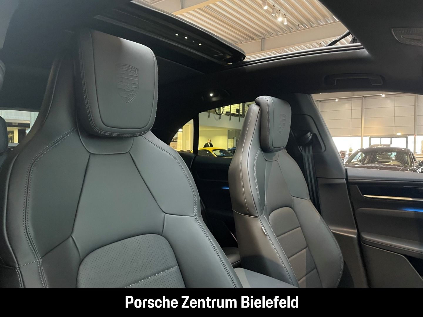 Porsche Macan 4 Offroad-Design LED-Matrix Surround-View