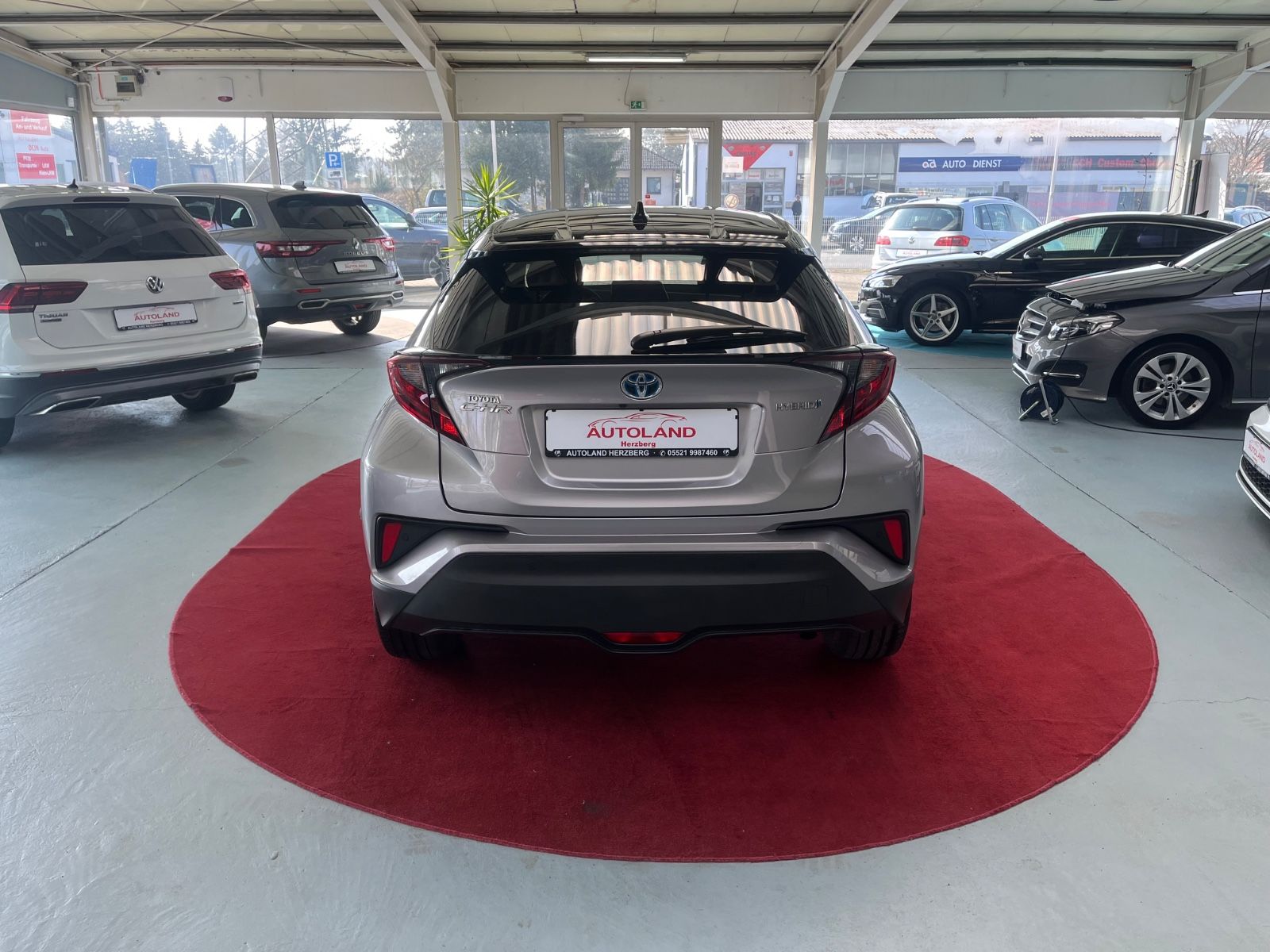 Toyota C-HR Hybrid1.8 Team - Samsaru's Car Outlet