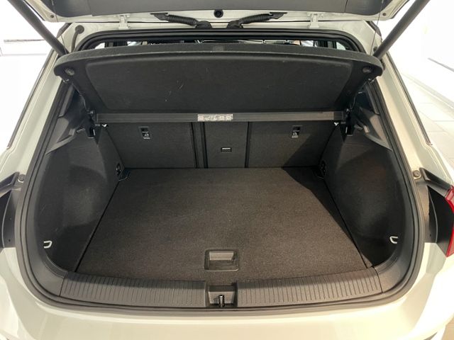 Volkswagen T-Roc 1.5 DSG Sport R-Line - Samsaru's Car Outlet