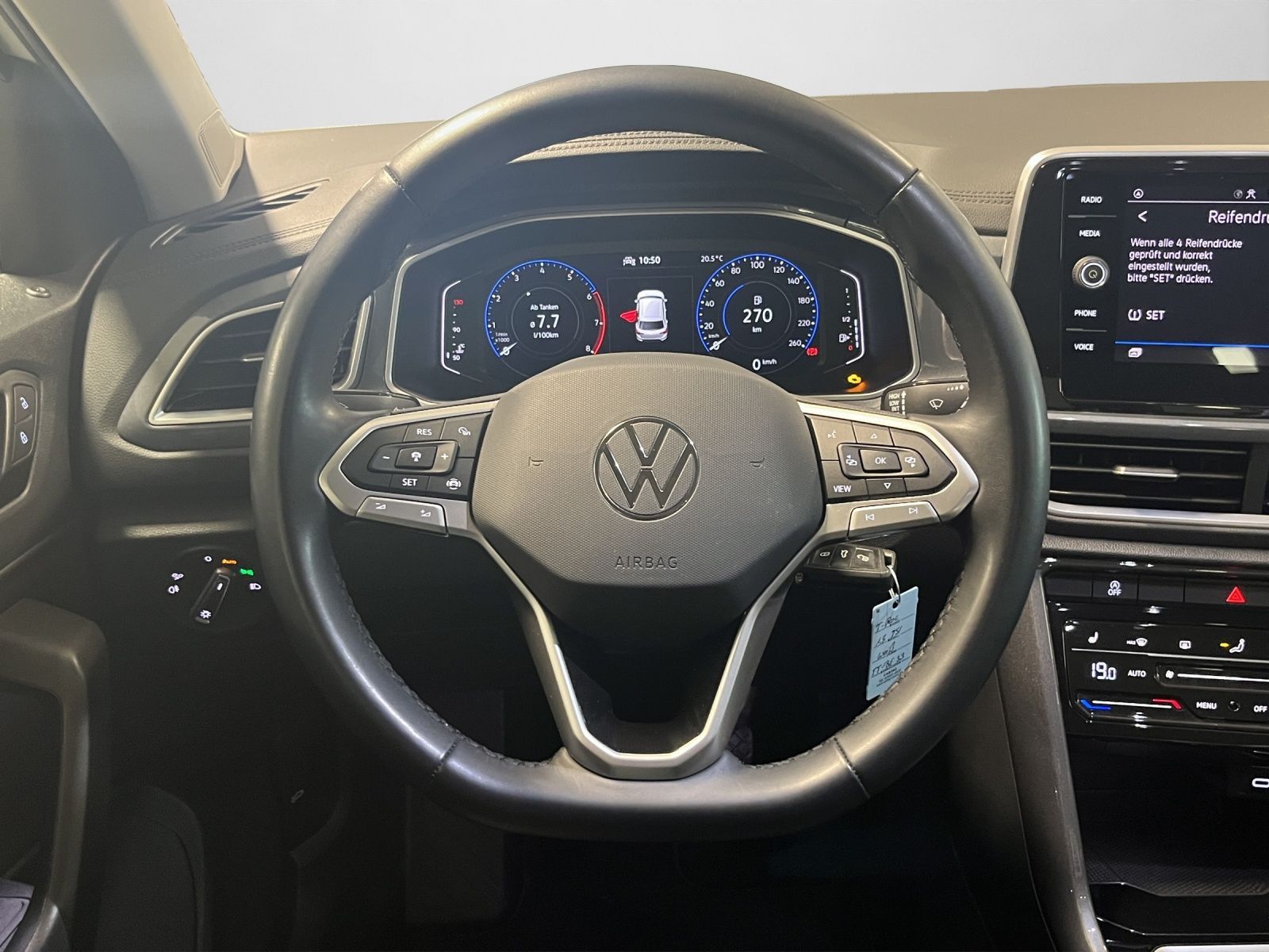 Volkswagen T-Roc 1.5 TSI Style - Samsaru's Car Outlet
