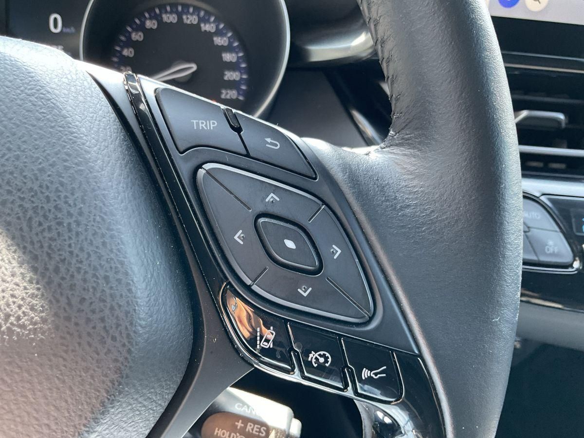 Toyota C-HR HYBRID - Samsaru's Car Outlet