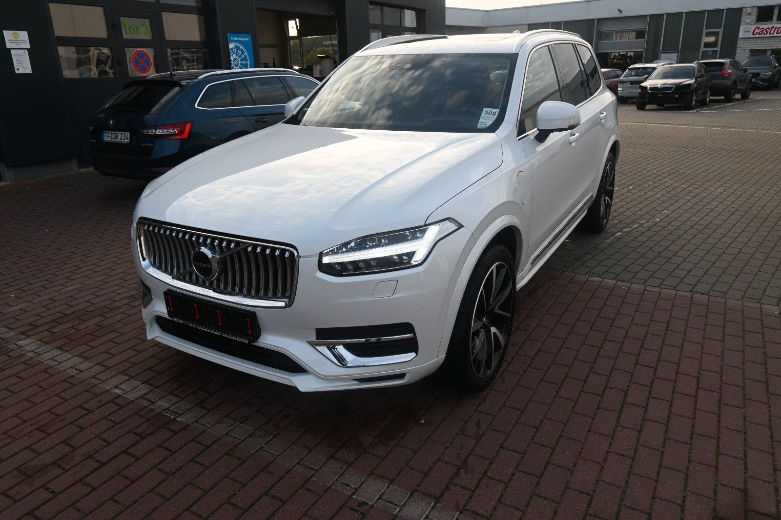 Volvo XC90 Inscription PHEV AWD - Samsaru's Car Outlet