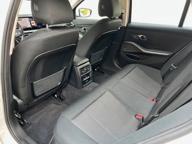 BMW 320i Touring Harman/Kardon,Kamera,Head-Up,ACC