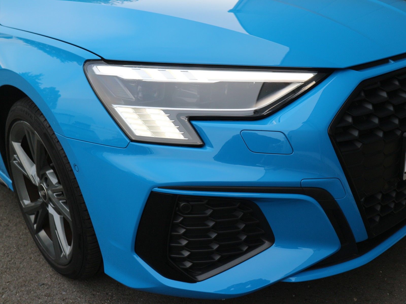 Audi A3 Sportback 30 2,0 TDI S line Matrix Pano VC