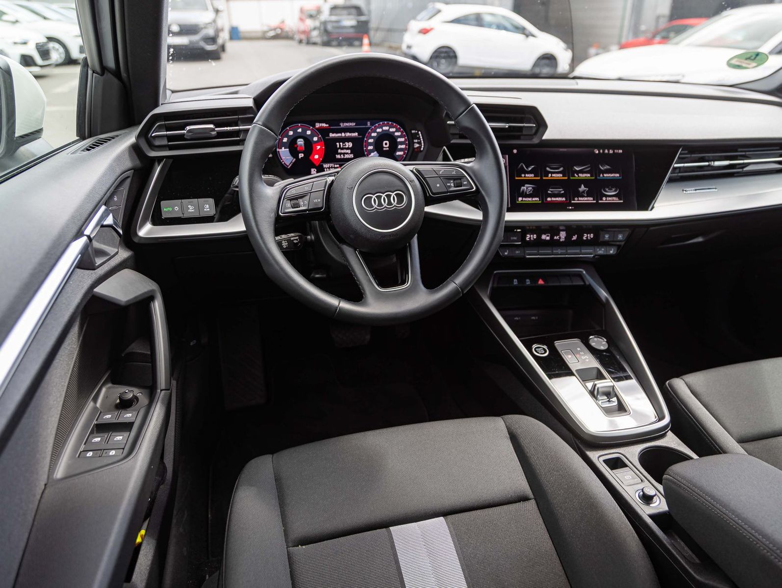 Audi A3 Sportback advanced 30TFSI Stronic LED GRA AHK