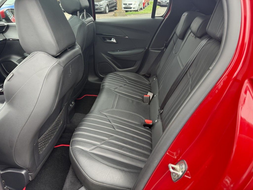 Peugeot 208 1.2 PureTech Allure - Samsaru's Car Outlet