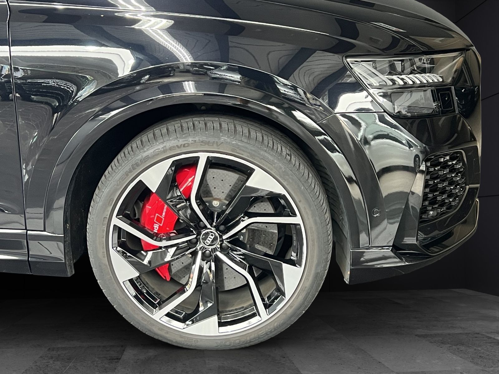 Audi RSQ8 /MATRIX/SITZKLIMA/23-ALU/PANO/HUD/B&Q/