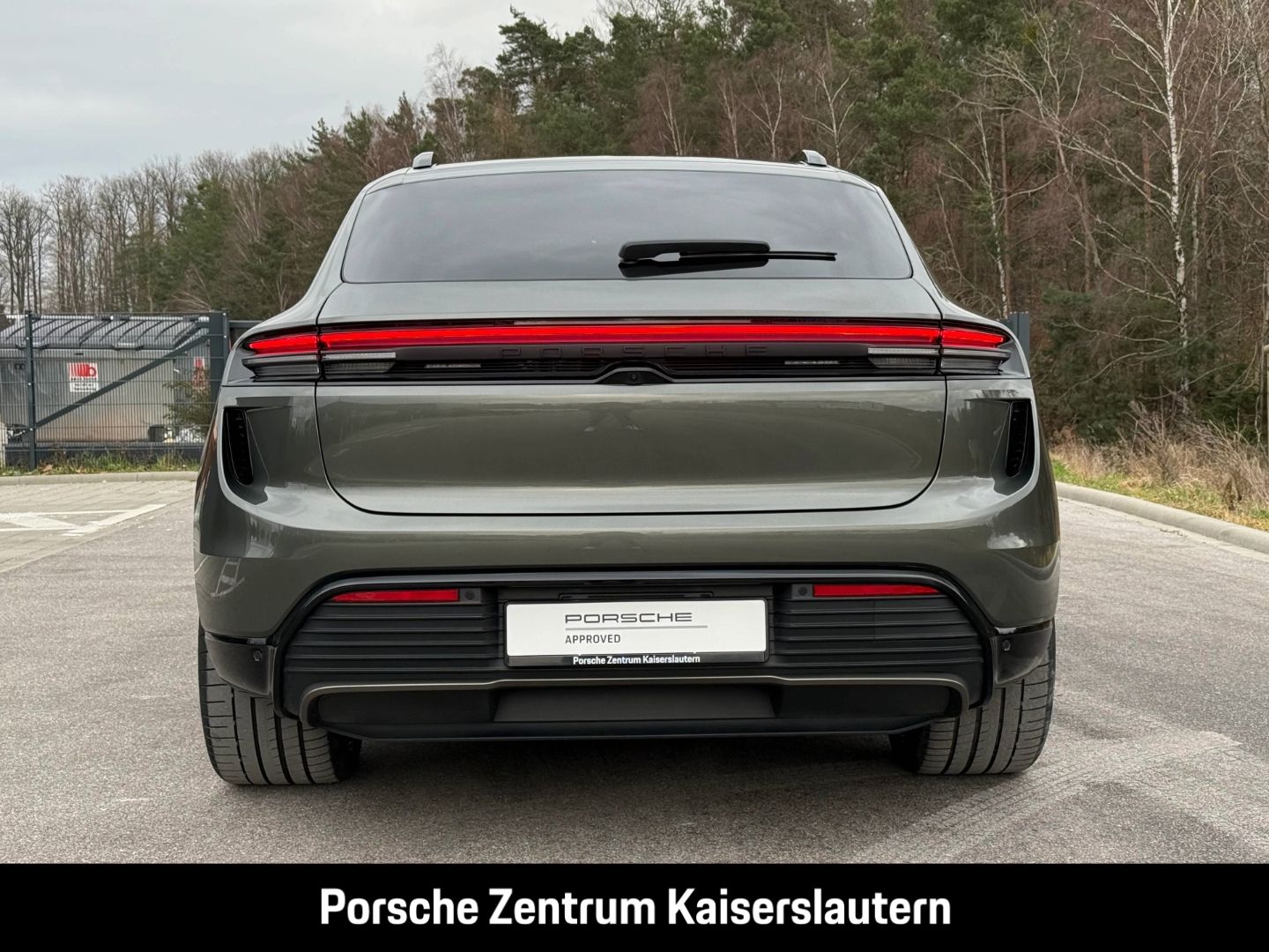 Porsche Macan Turbo 22-Zoll Rückfahrkamera LED-Matrix