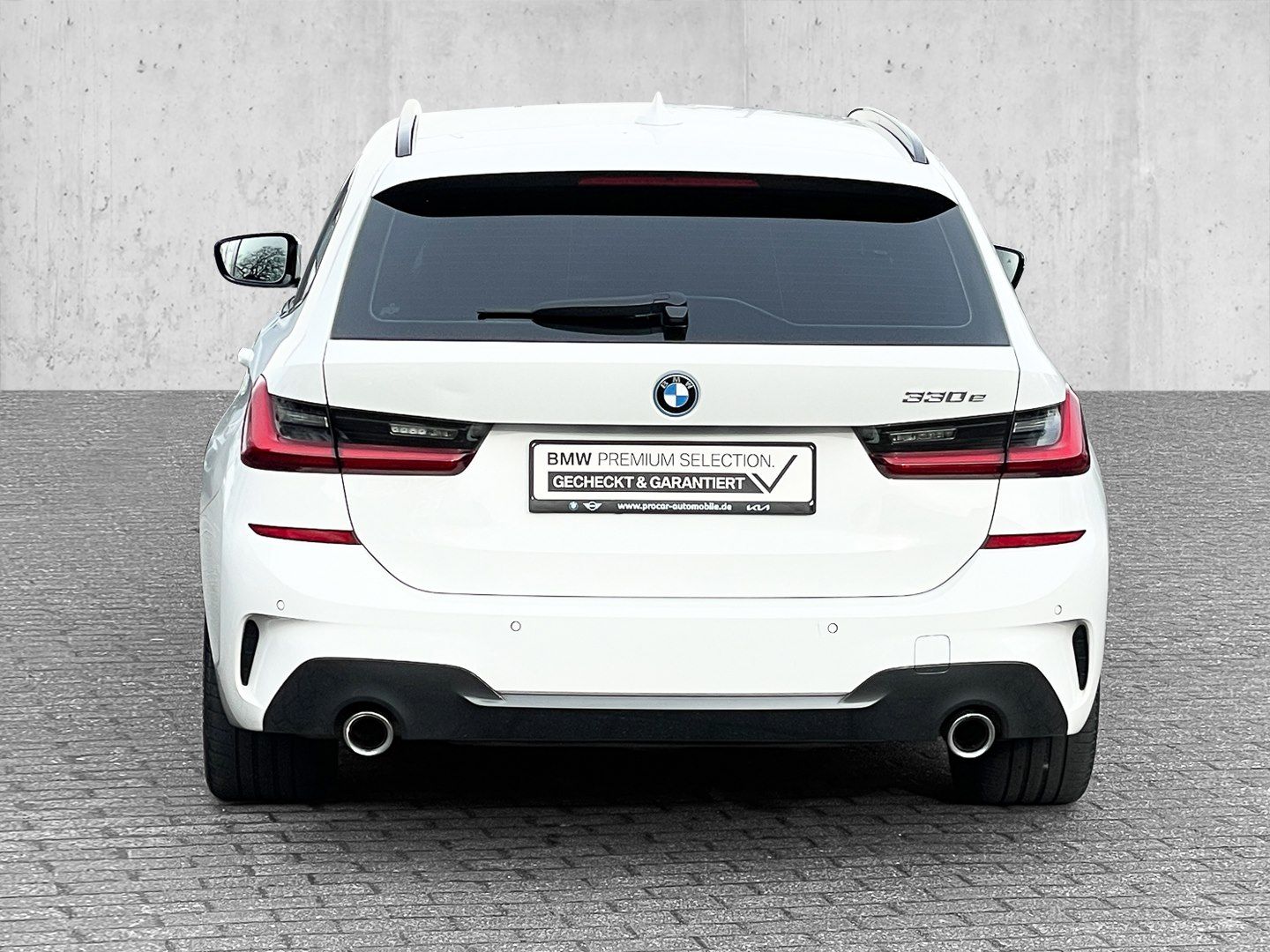 BMW 330e Touring M Sport - Samsaru's Car Outlet