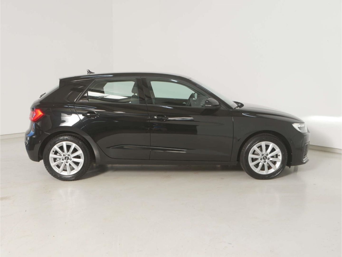 Audi A1 Sportback 30 TFSI advanced - Samsaru's Car Outlet