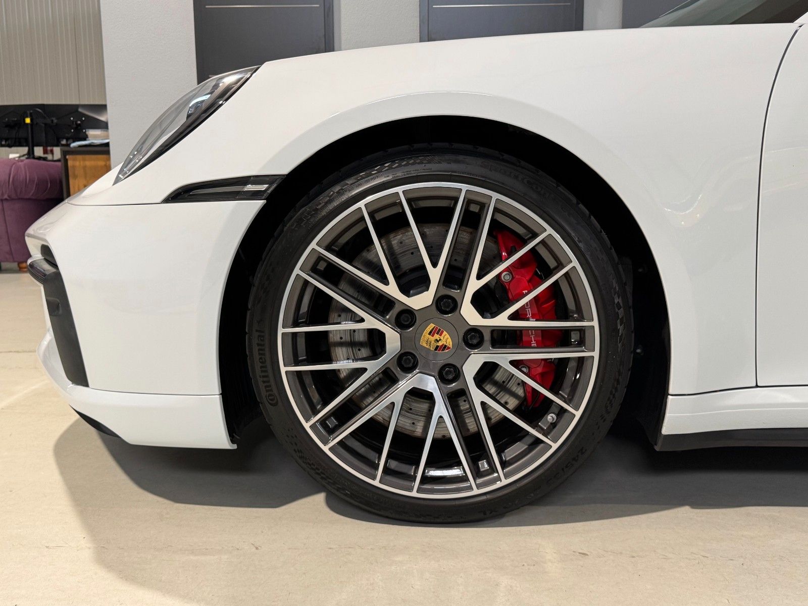 Porsche 992 Turbo - Samsaru's Car Outlet