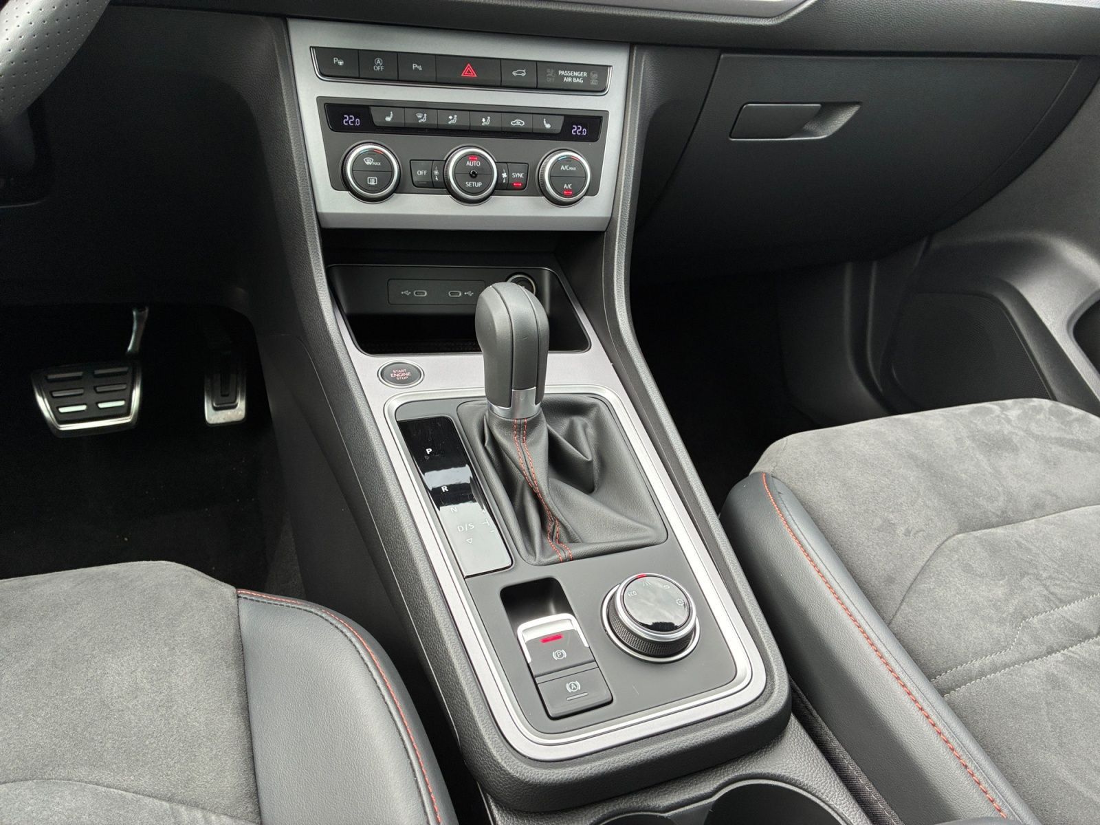 Seat Ateca 2.0 TDI DSG FR Navi AHK Rückfahrkamera SHZ