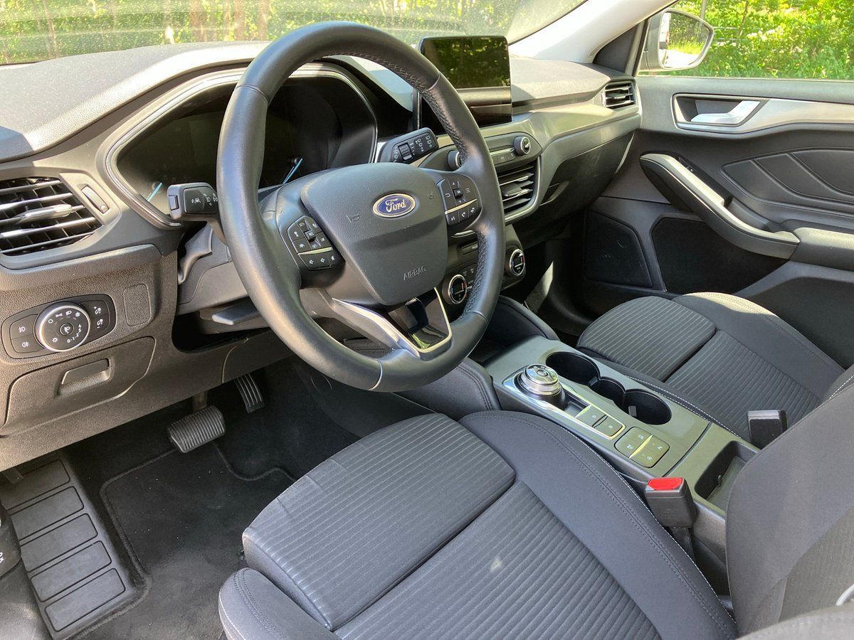 Ford Focus Turnier Titanium X 1.5 EcoBl. Aut. - Samsaru's Car Outlet