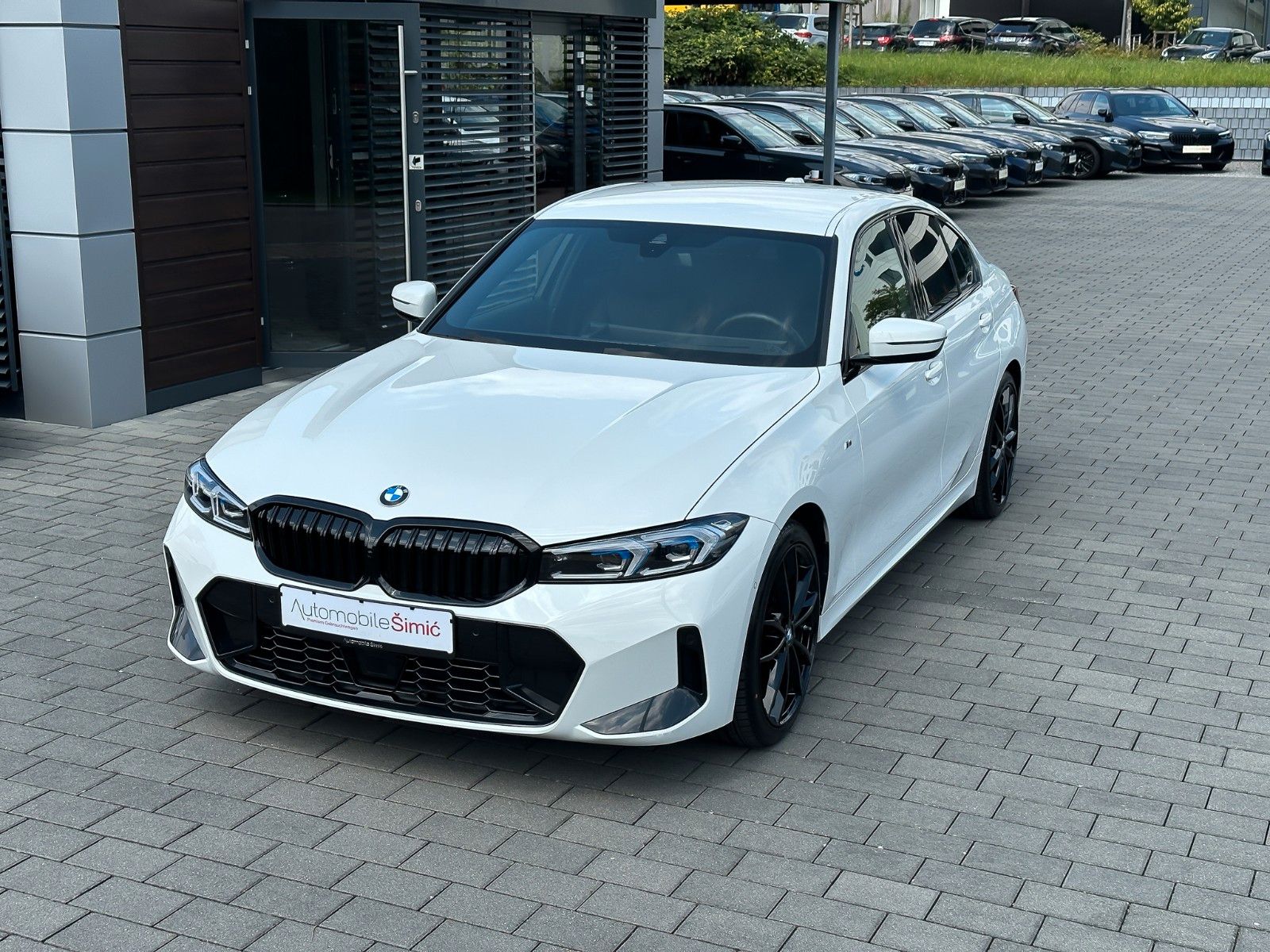 BMW 330 i xD M Sport - Samsaru's Car Outlet