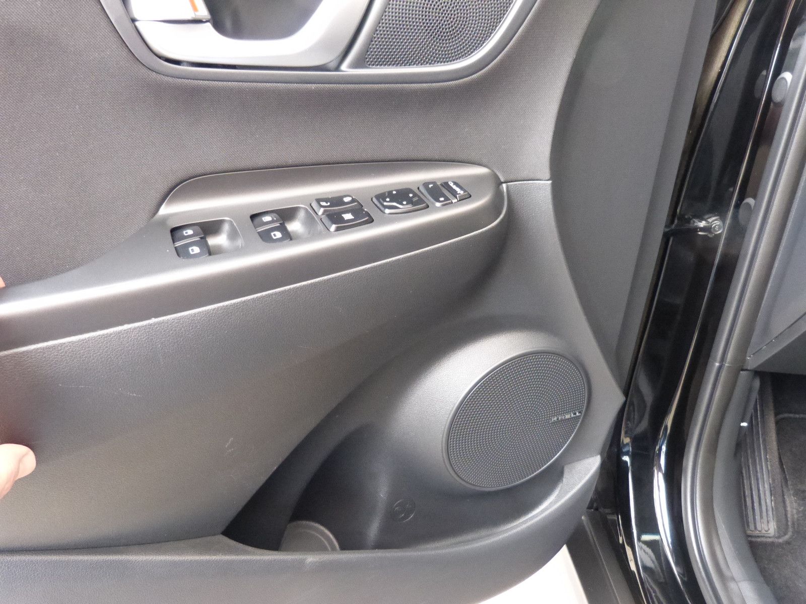 Hyundai Kona - Samsaru's Car Outlet