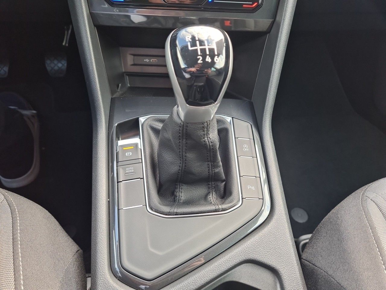 Volkswagen Tiguan 1.5 TSI Life - Samsaru's Car Outlet