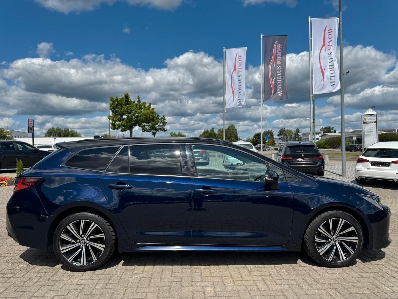 Toyota Corolla 1.8 Touring Sports Hybrid - Samsaru's Car Outlet