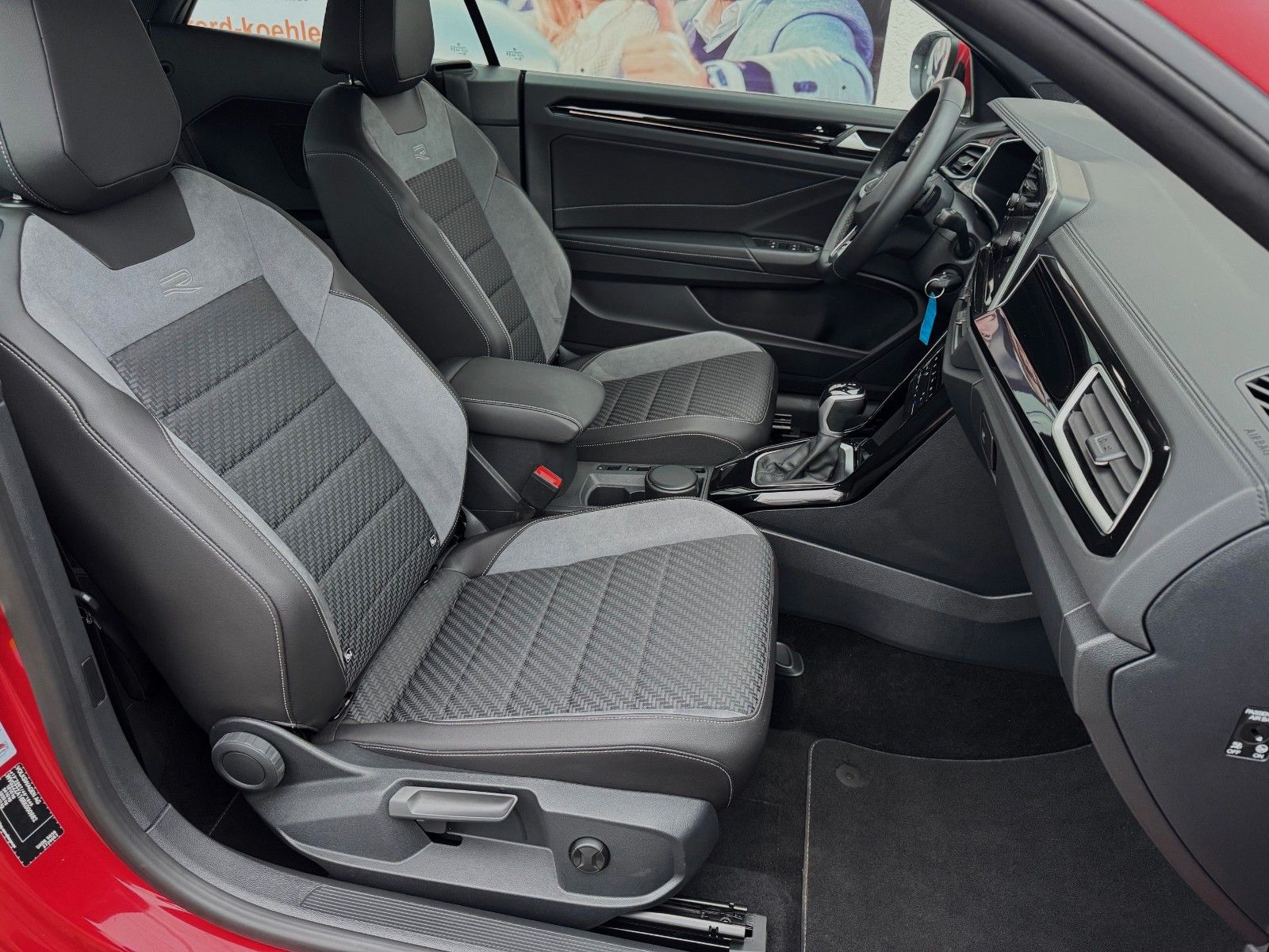 Volkswagen T-Roc R-Line - Samsaru's Car Outlet