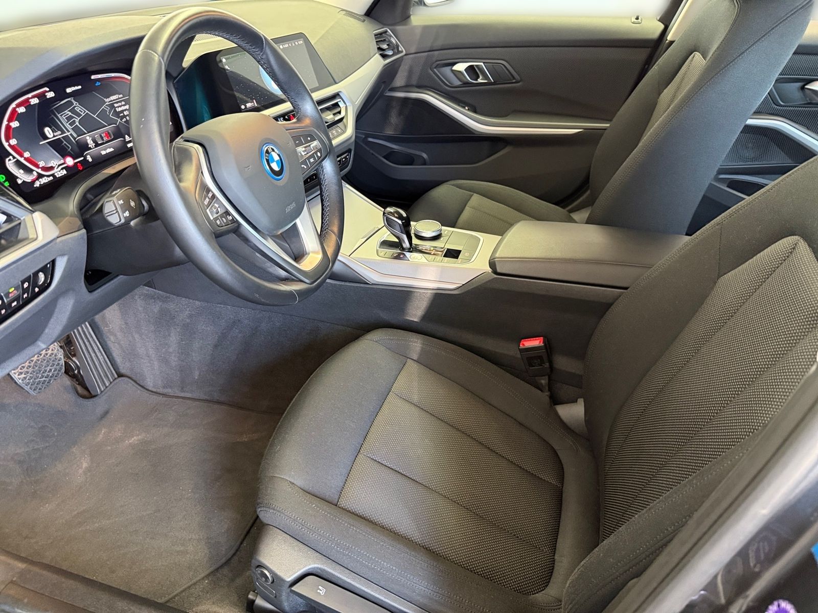 BMW 320e Limousine - Samsaru's Car Outlet