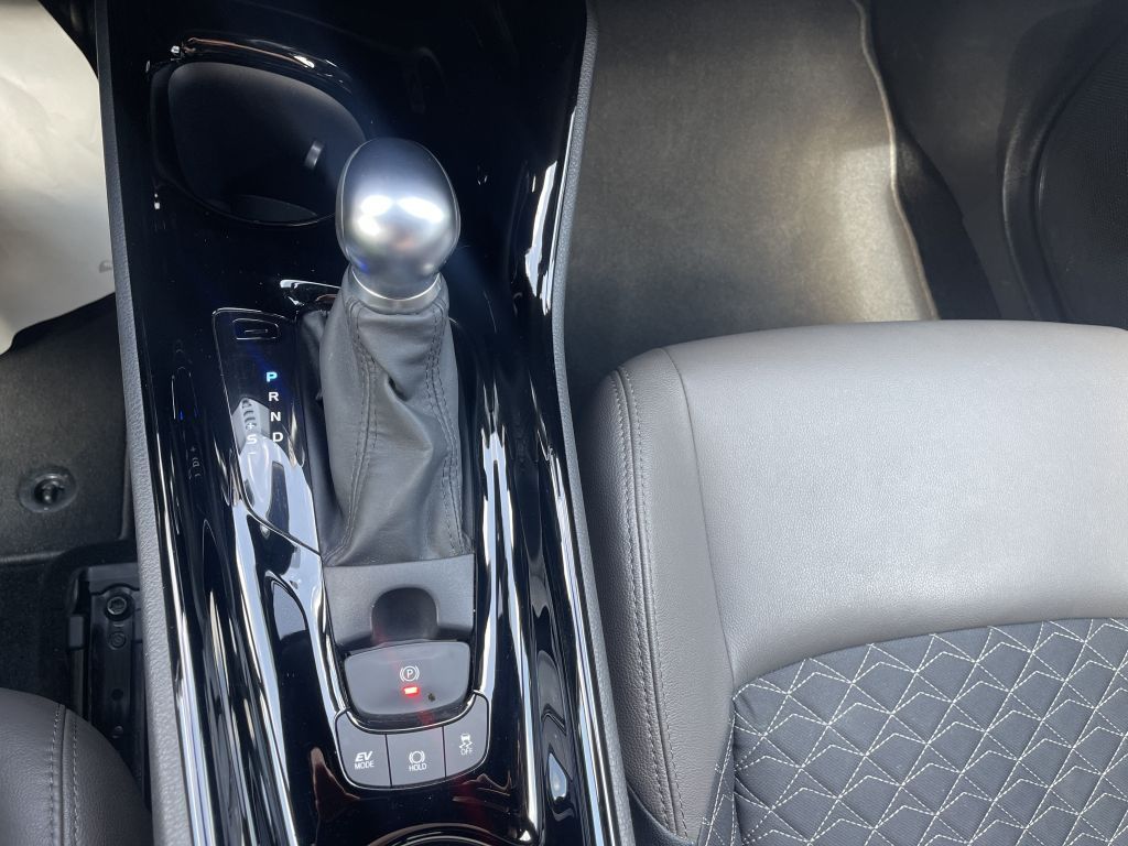 Toyota C-HR 2.0 Hybrid Lounge - Samsaru's Car Outlet