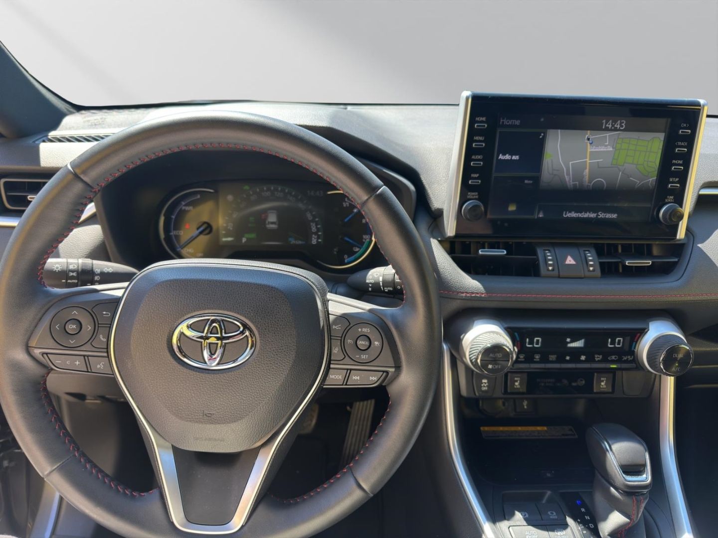 Toyota RAV 4 2.5 Plug-in Hybrid 4x4 - Samsaru's Car Outlet