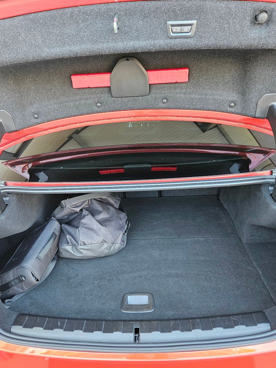BMW 330e M Sport - Samsaru's Car Outlet