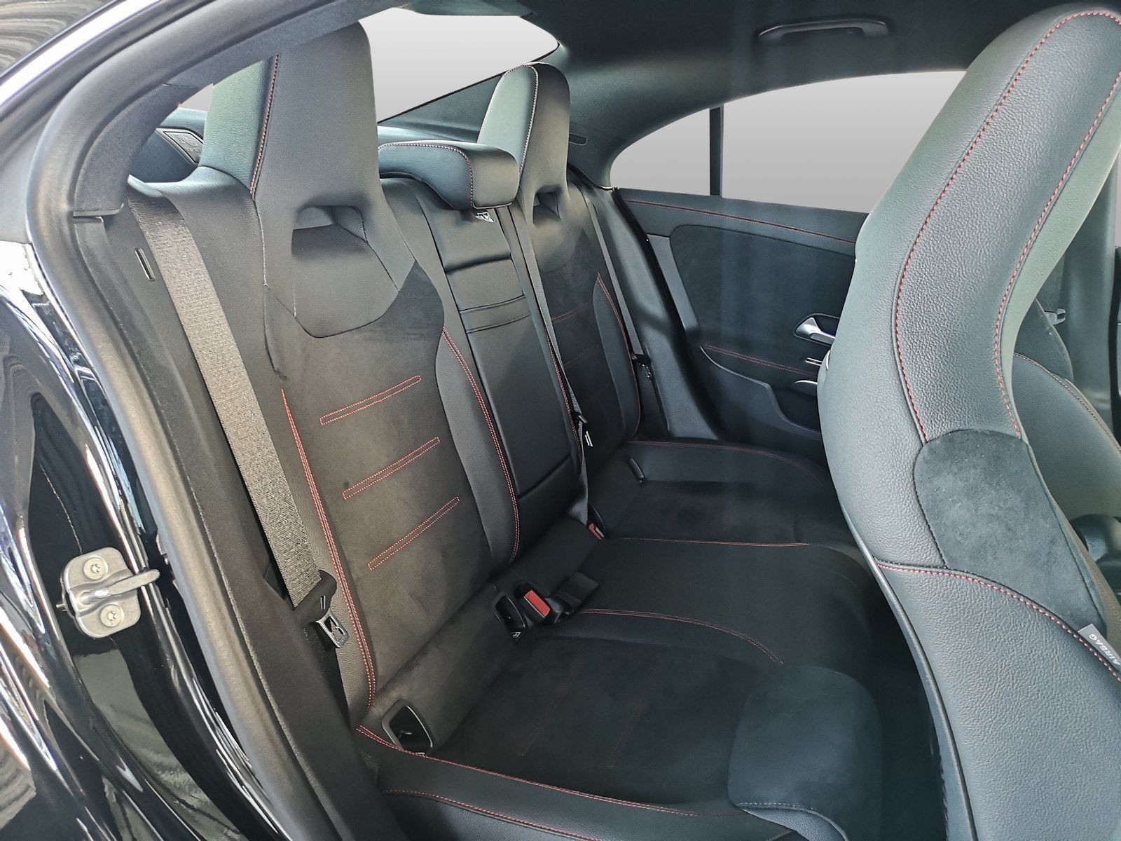 Mercedes-Benz CLA 180 Coupé AMG Line - Samsaru's Car Outlet