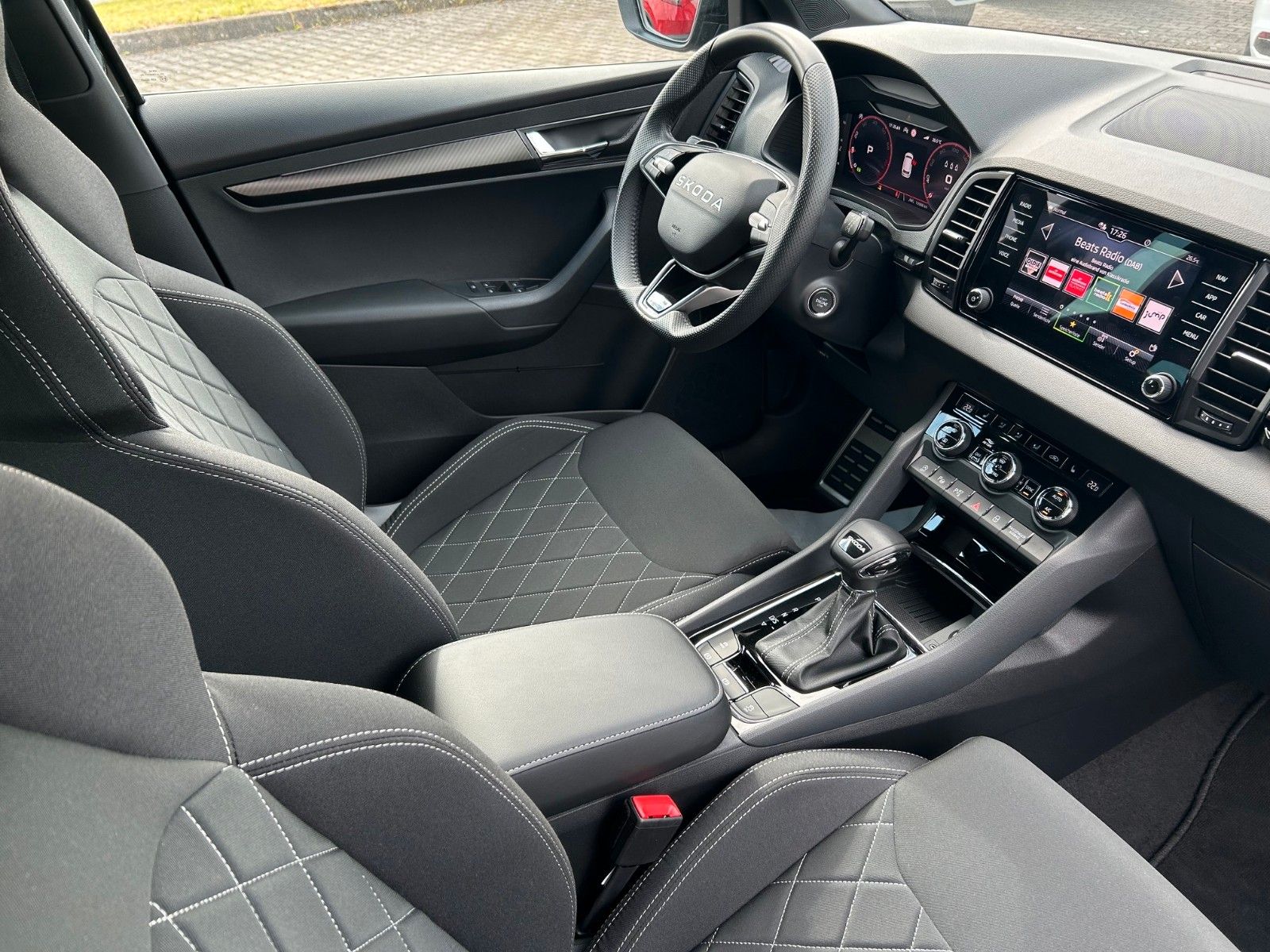 Skoda Karoq FL 1.5 DSG Sportline AHK 1.5Assist+ 5JGara