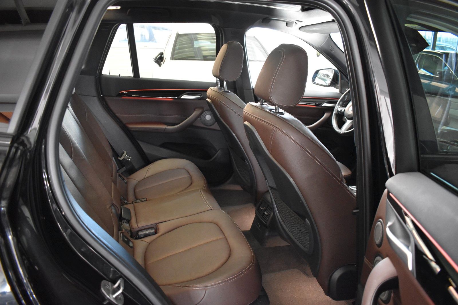 BMW X1 xDrive 25 d M SPORT - Samsaru's Car Outlet