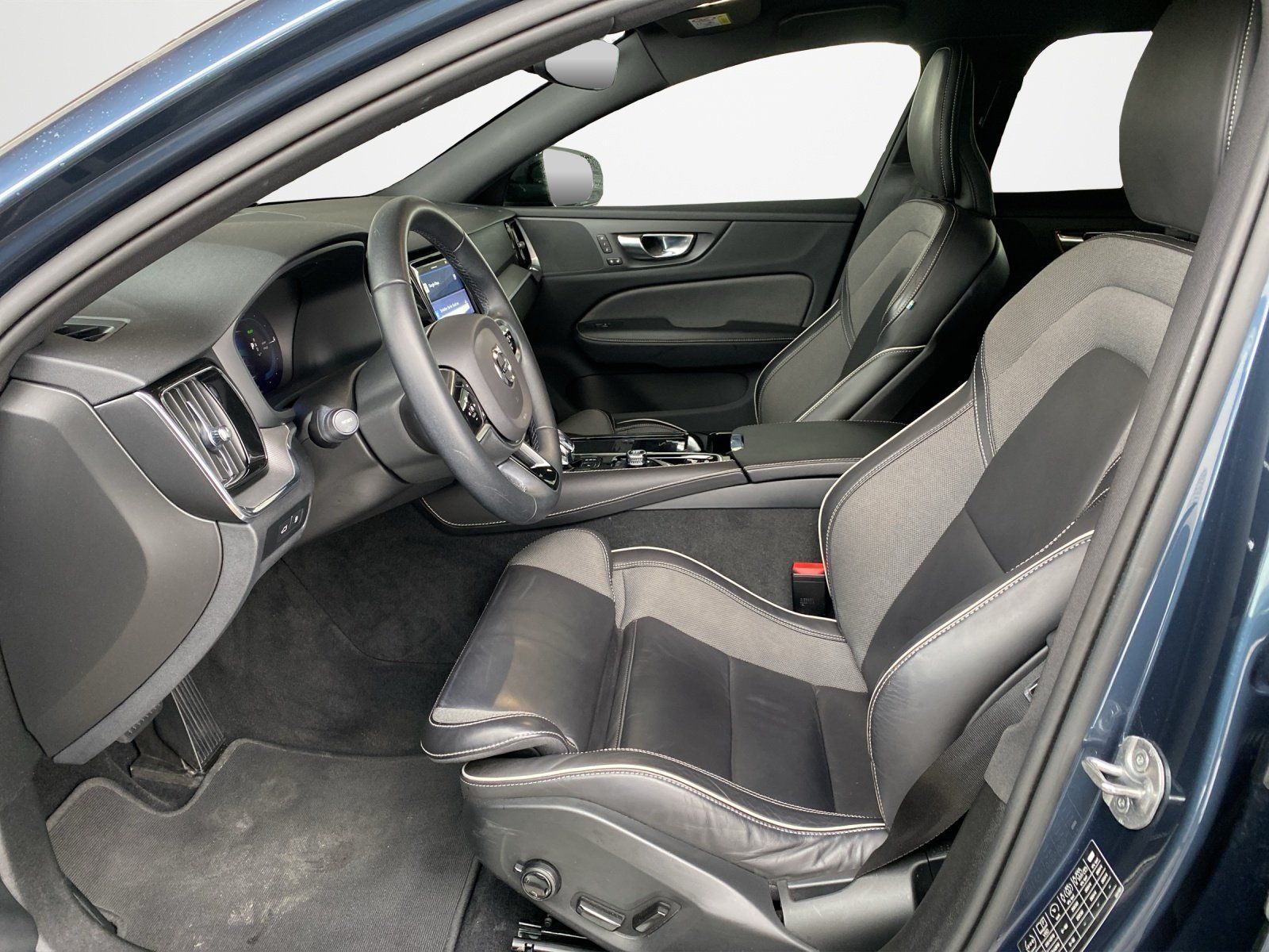 Volvo V60 Kombi T8 Twin Engine AWD*AHK*4xSHZ*WiPa*