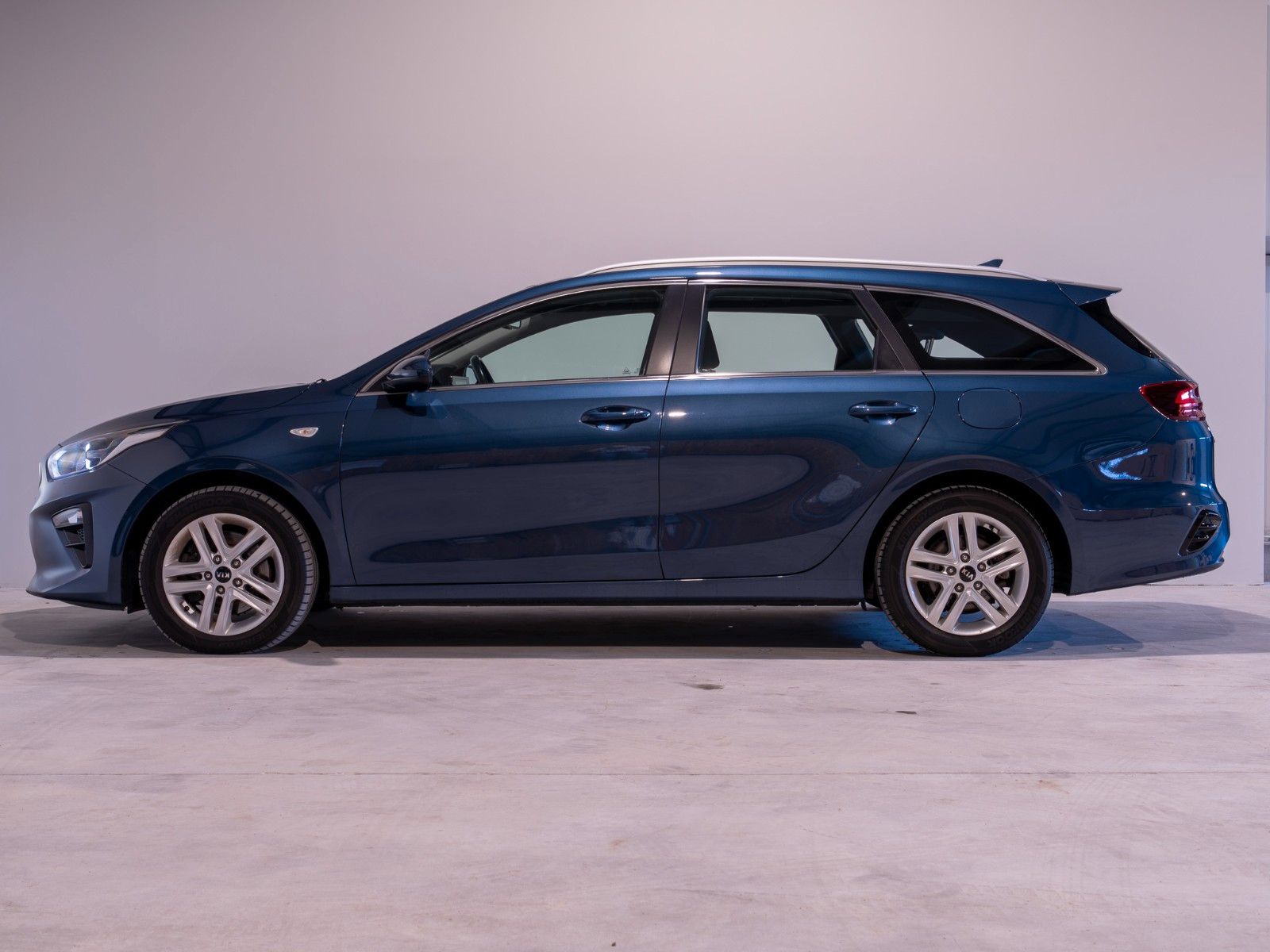 Kia Ceed Vision - Samsaru's Car Outlet