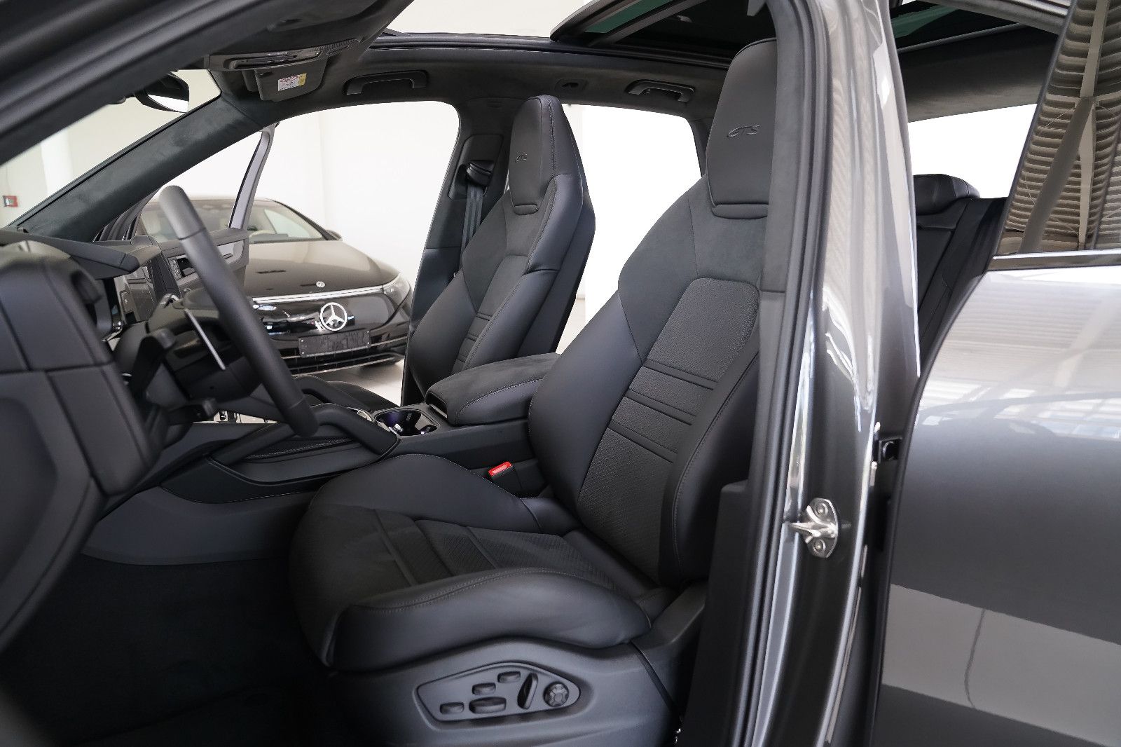 Porsche Cayenne GTS Hinterachslenkung 360 Pano AHK ACC