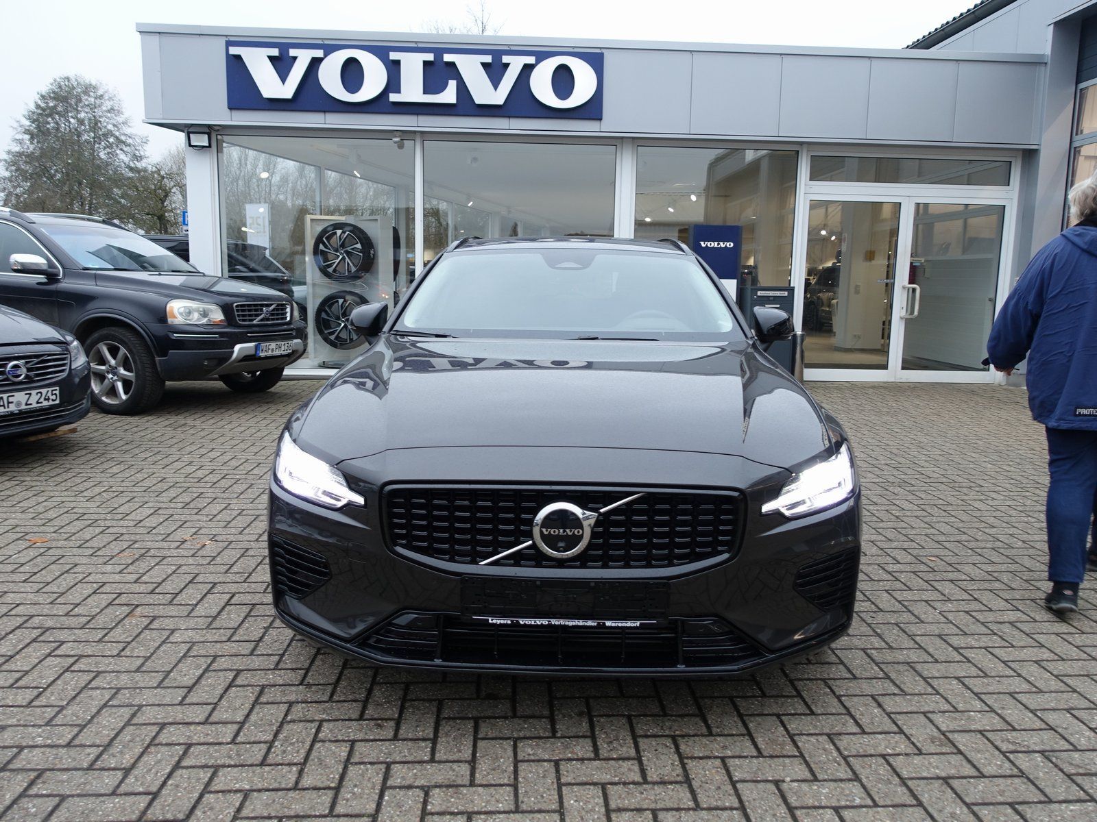 Volvo V60 Ultra Dark T8 AWD Plug-in Hybrid/AHK/Pano