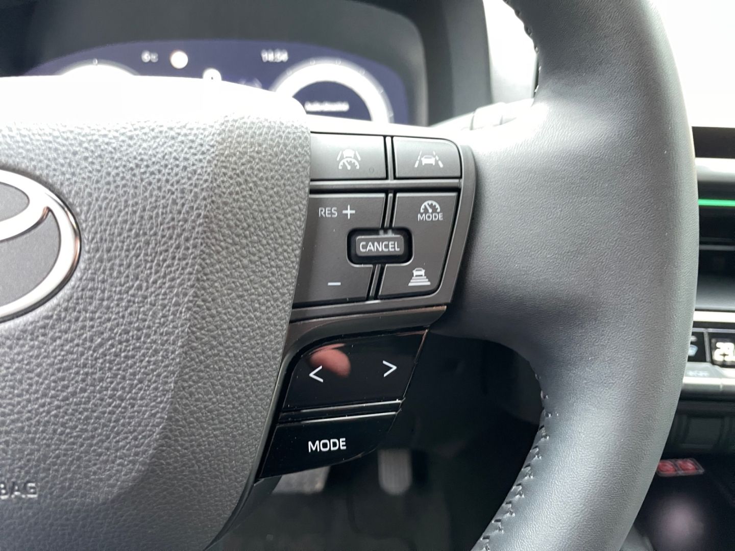 Toyota C-HR 2.0 Hybrid Lounge *LED*JBL*el Sitz*ACC*CAM*