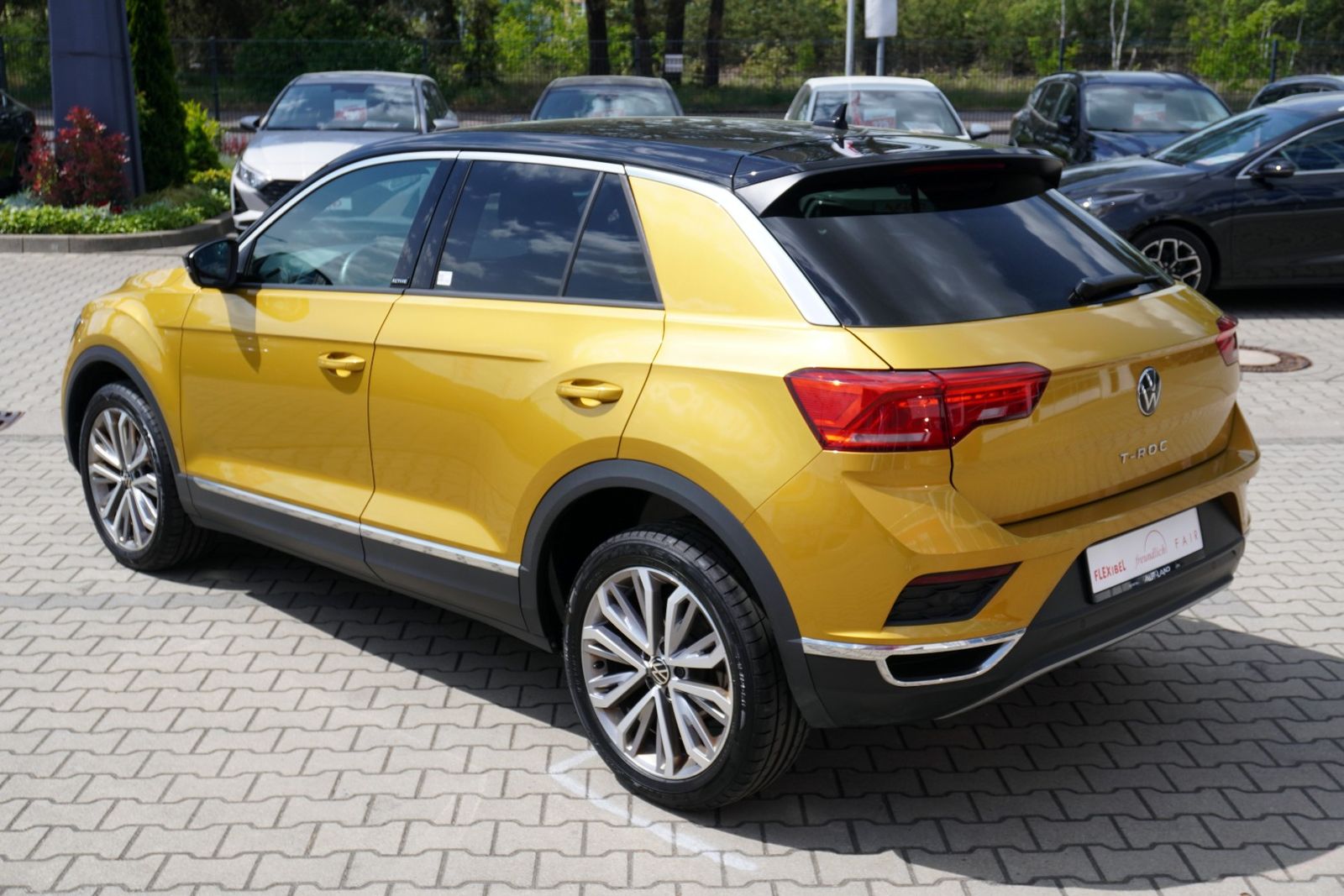 Volkswagen T-Roc 2.0 TDI Active - Samsaru's Car Outlet